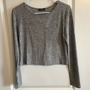 Grey cropped long sleeve shirt
